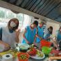 Японски студенти готвиха българския ястия и тропнаха български хора
