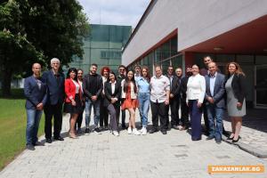 В „Арсенал” изпратиха абитуриентите от първия випуск по дуално обучение на Математическата гимназия