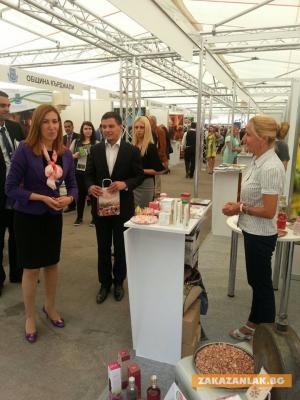 Розовият” щанд на Община Казанлък обра овациите на изложение в София