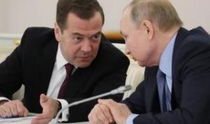 Русия: правителството на Медведев подаде оставка