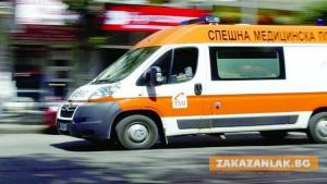 Енинец блъсна дете в Казанлък, помага му