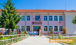 В училище "Кулата" организират благотворителен базар за самотен баща