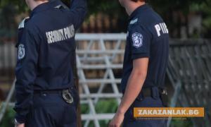 Вакантни места за 16 служители на реда