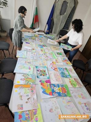 Деца от Казанлък с призове от конкурса „Моят цветен Великден“
