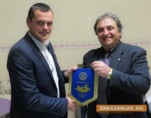 Казанлъшки земеделец излиза срещу легендата Малеева