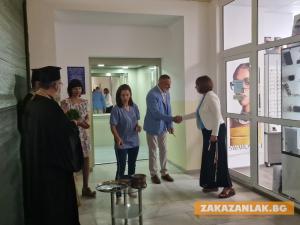 Официално откриха новия асансьор в Районна поликлиника – Казанлък